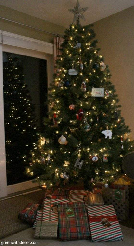 green with decor a classic christmas family room plus green with decor a classic christmas family room plus